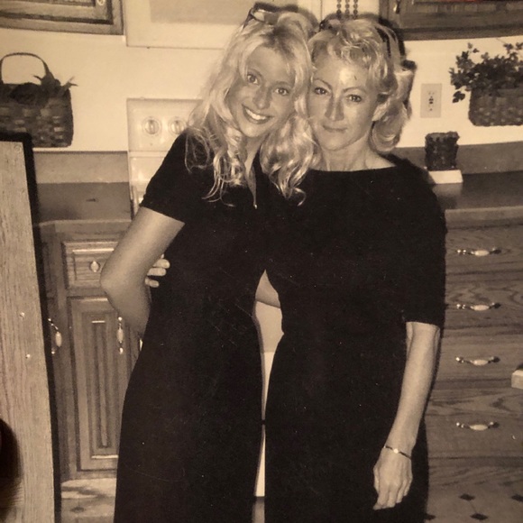 Meet your Posher, Kris - Picture 2 of 2